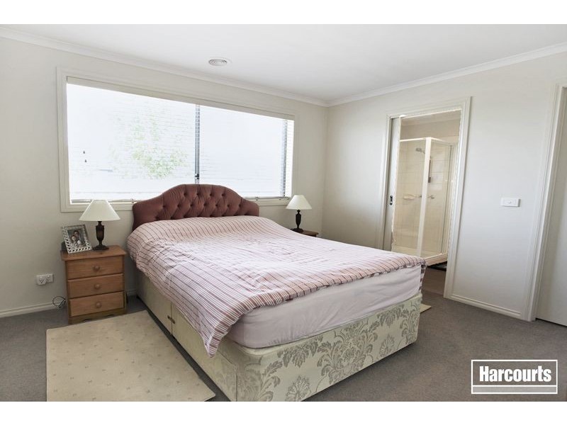 14 Sandalwood Drive, Pakenham VIC 3810