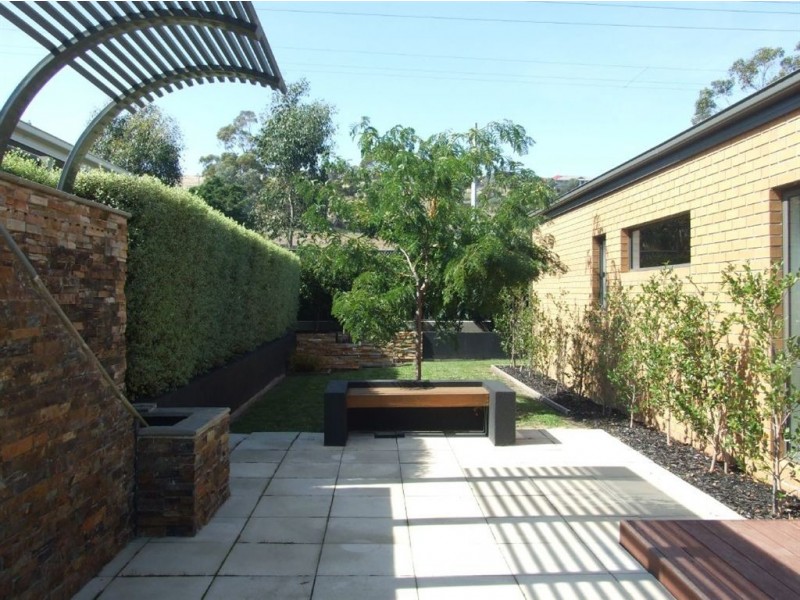 8 Wild Cherry Avenue, Pakenham VIC 3810