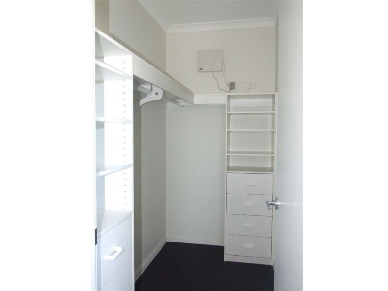 8 Wild Cherry Avenue, Pakenham VIC 3810