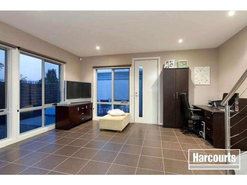 8/2 The Entrance, Pakenham VIC 3810