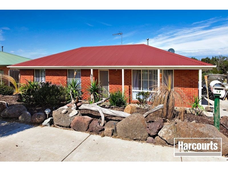 17 Breyleigh Drive, Pakenham VIC 3810