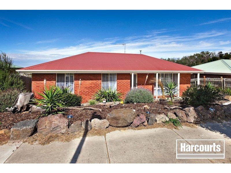 17 Breyleigh Drive, Pakenham VIC 3810