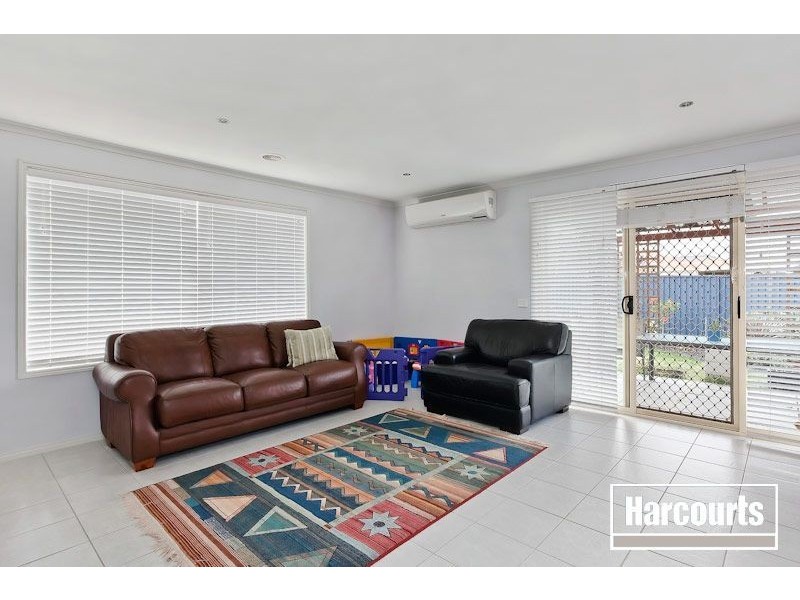 9 Scarlet Crescent, Pakenham VIC 3810