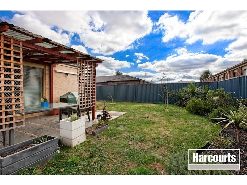 9 Scarlet Crescent, Pakenham VIC 3810