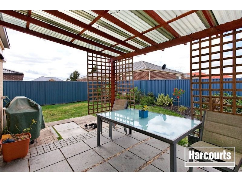 9 Scarlet Crescent, Pakenham VIC 3810