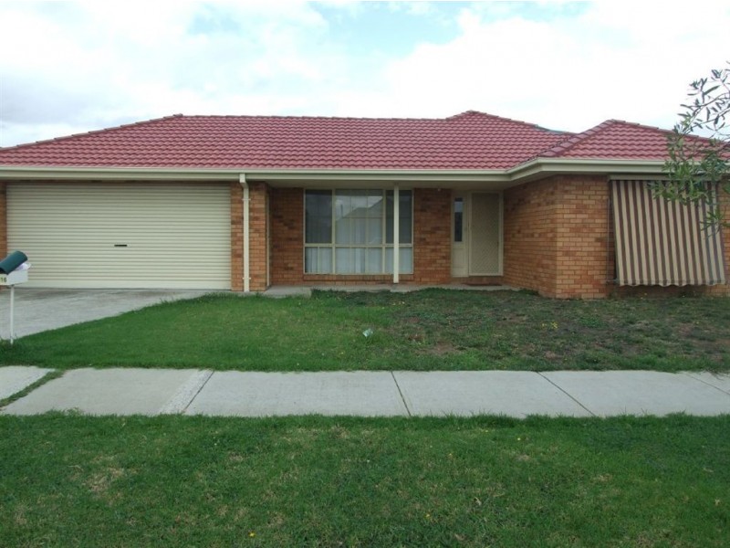 116 McGregor Road, Pakenham VIC 3810