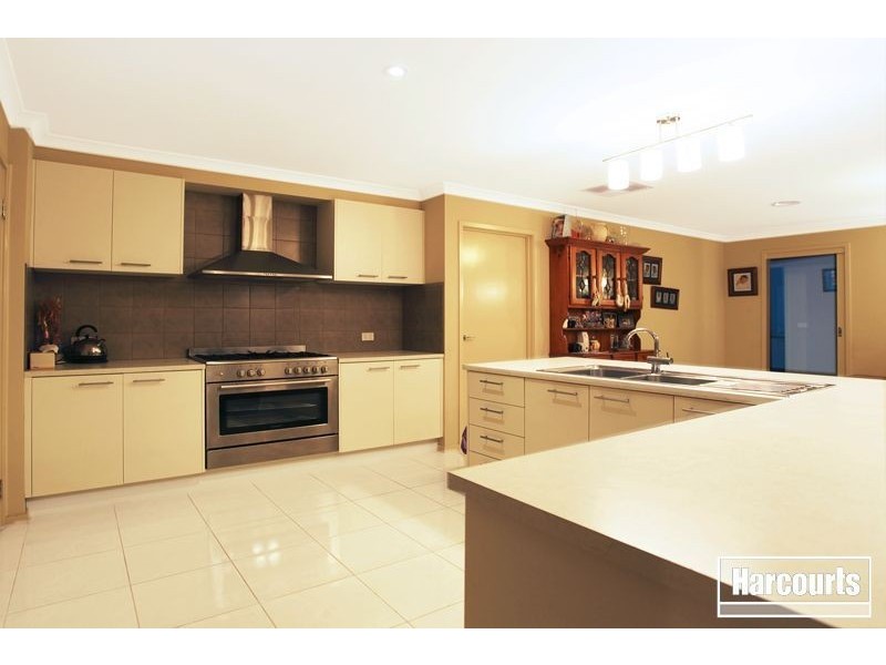 5 Maor Drive, Pakenham VIC 3810