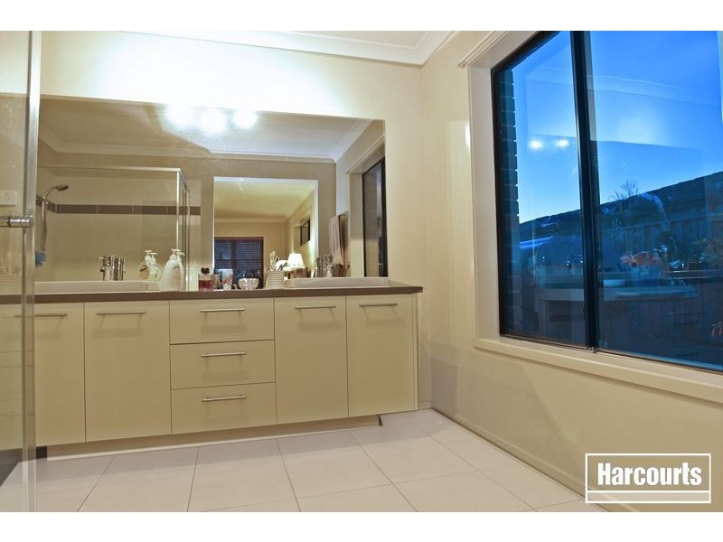 5 Maor Drive, Pakenham VIC 3810
