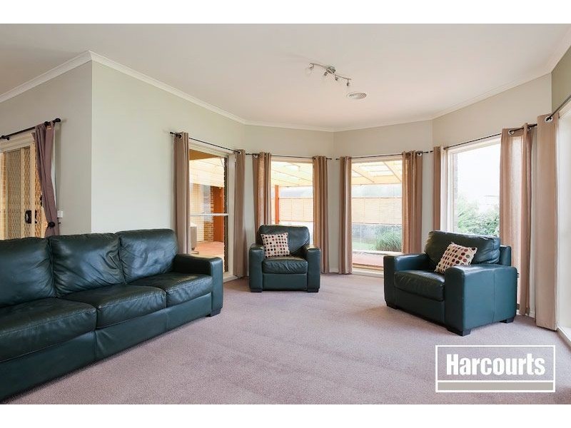 7 Clearwater Drive, Pakenham VIC 3810