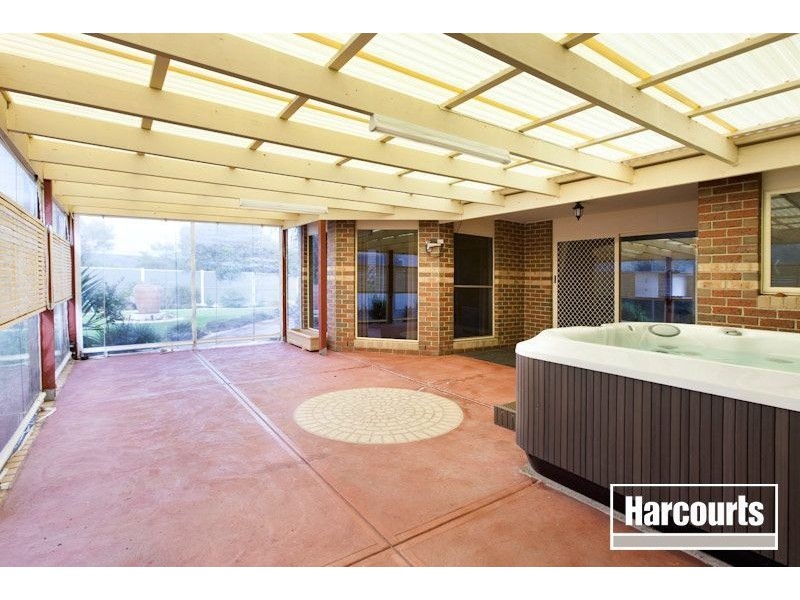 7 Clearwater Drive, Pakenham VIC 3810