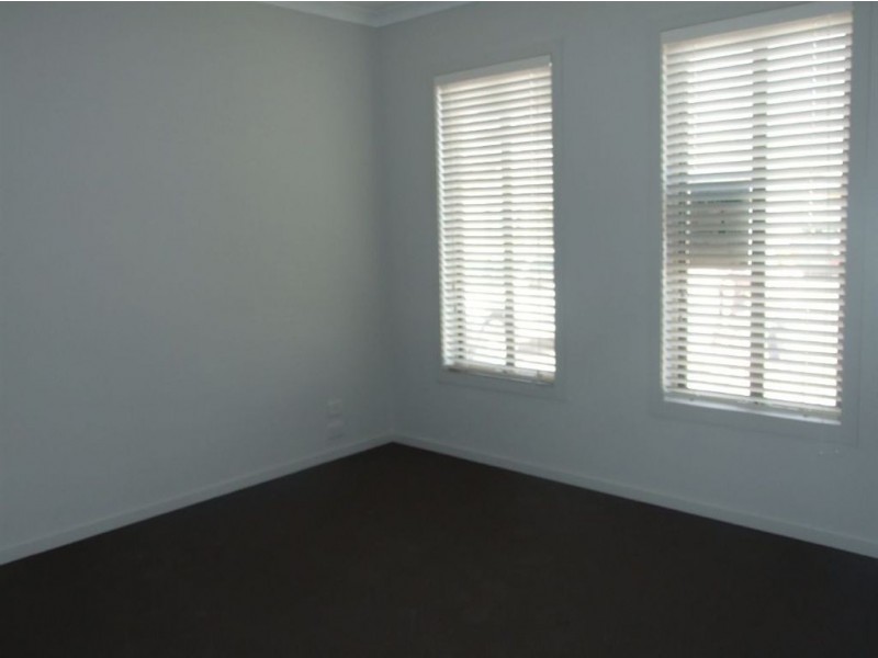 20 Petrel Cct, Pakenham VIC 3810
