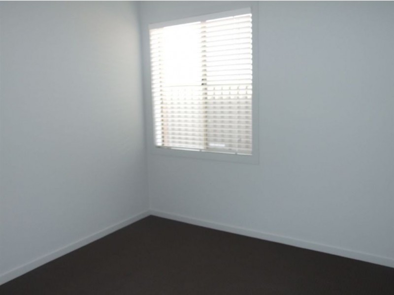 20 Petrel Cct, Pakenham VIC 3810