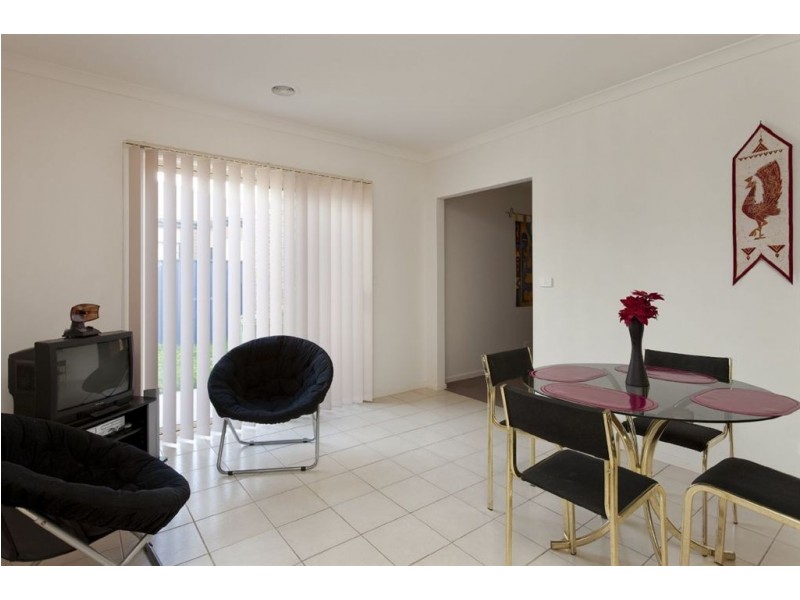 14 Kingsdale Crescent, Pakenham VIC 3810