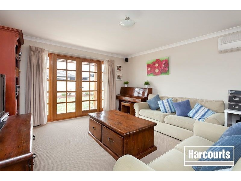12 Wonboyn Close, Pakenham VIC 3810