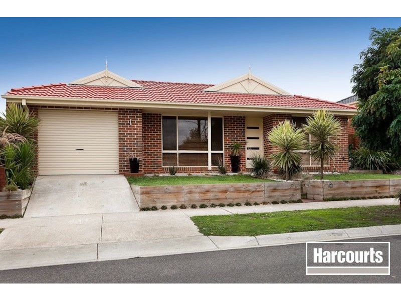 13 Riviera Drive, Pakenham VIC 3810