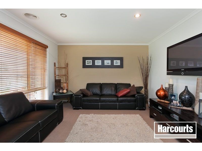 13 Riviera Drive, Pakenham VIC 3810