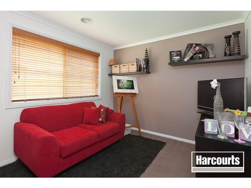 13 Riviera Drive, Pakenham VIC 3810