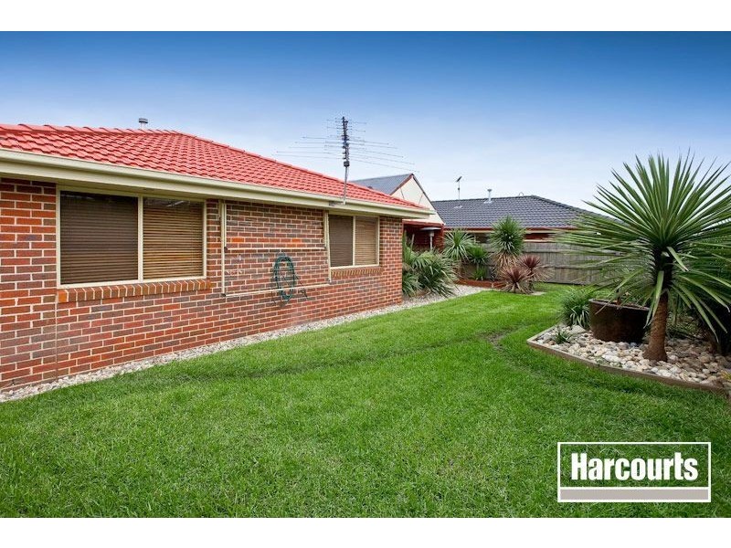 13 Riviera Drive, Pakenham VIC 3810