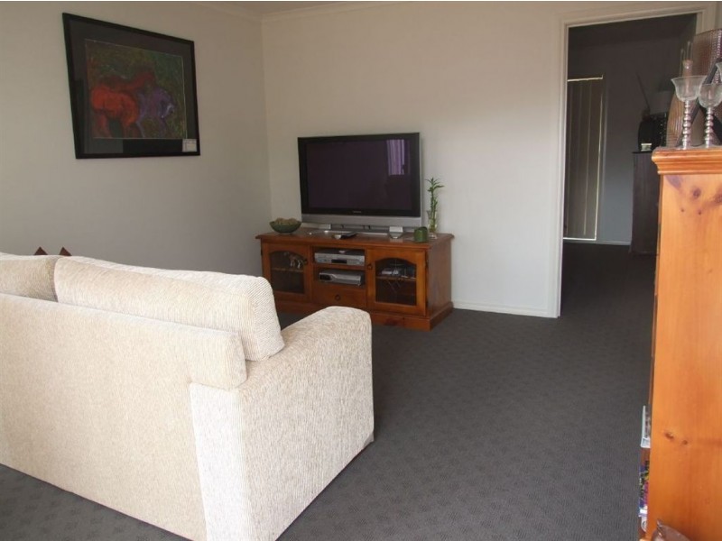 16/23 Parman Avenue, Pakenham VIC 3810