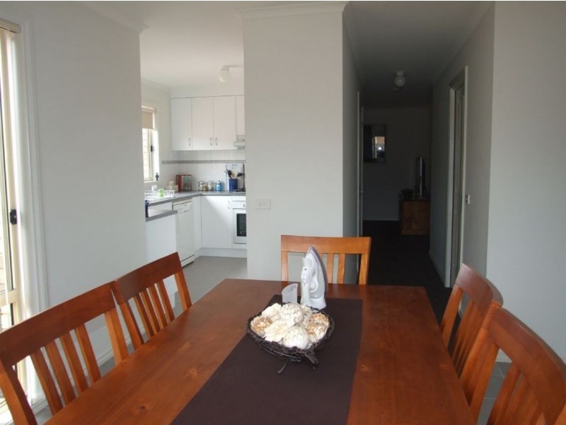 16/23 Parman Avenue, Pakenham VIC 3810