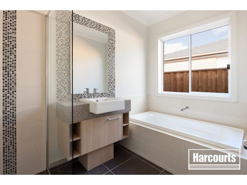 3 Kosta Boda Boulevard, Pakenham VIC 3810