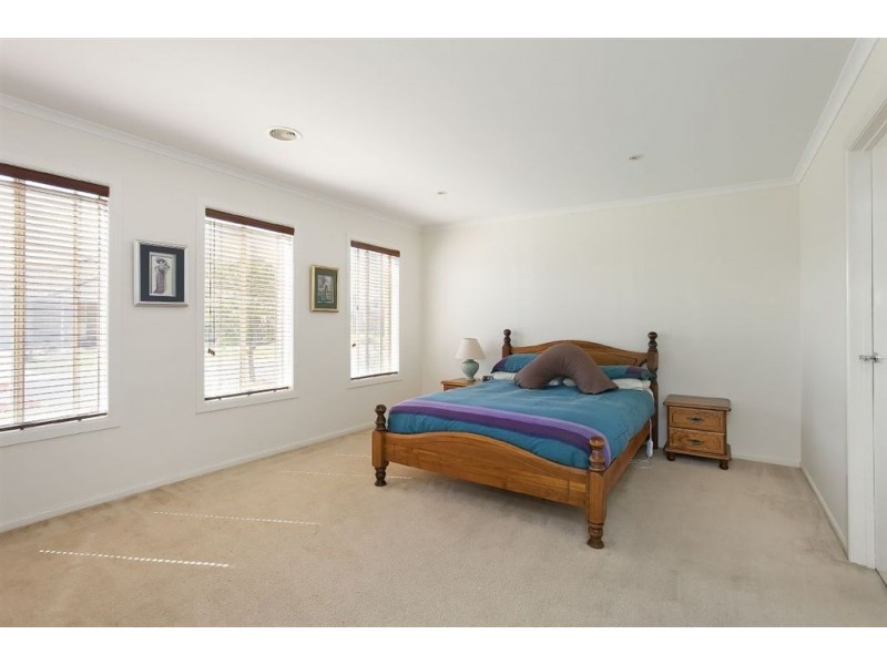 4 Sheoak Court, Pakenham VIC 3810