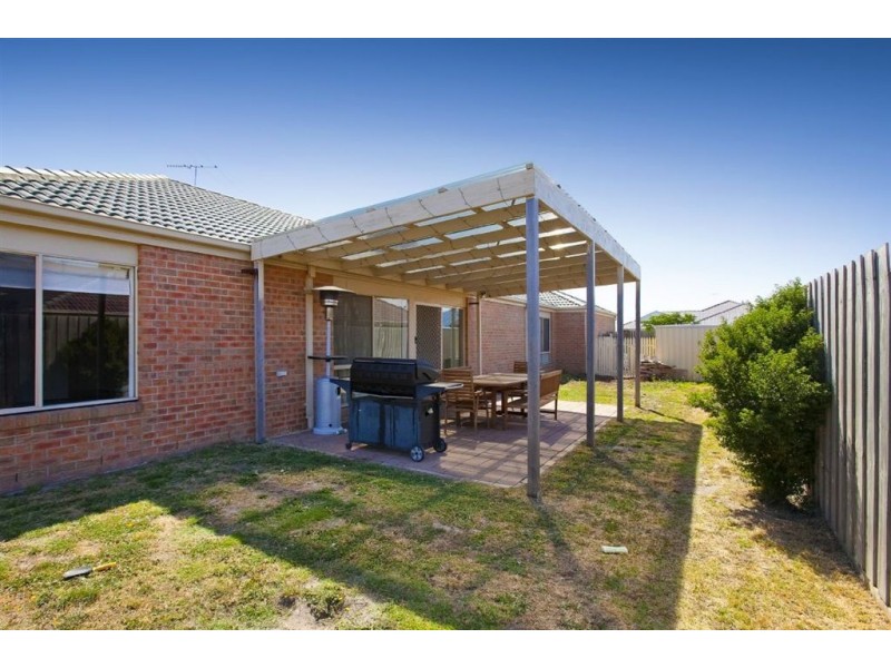 4 Sheoak Court, Pakenham VIC 3810
