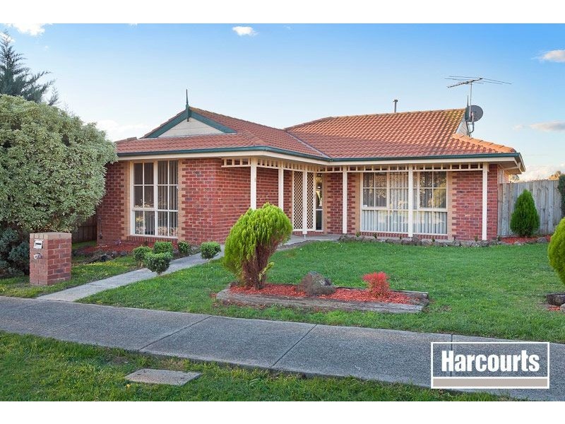 6 Gullquist Way, Pakenham VIC 3810