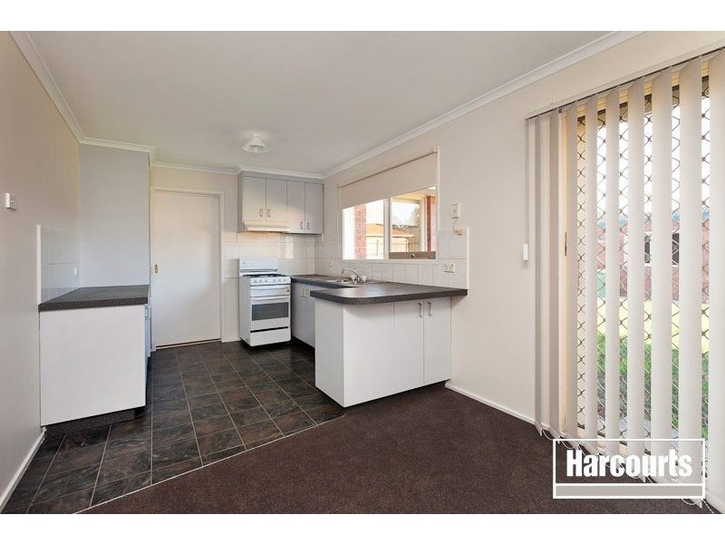6 Gullquist Way, Pakenham VIC 3810
