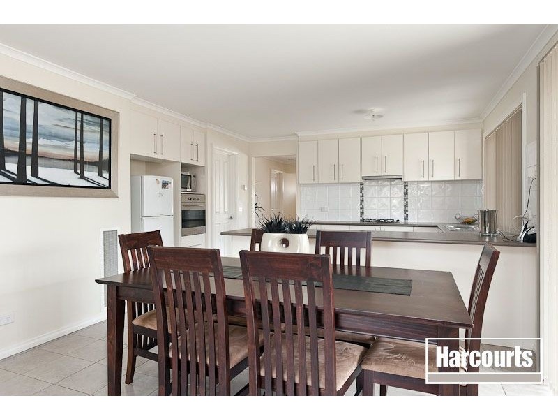 55 Balmoral Way, Pakenham VIC 3810