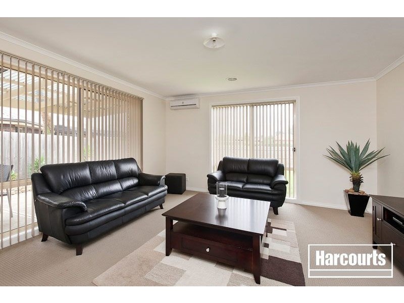 55 Balmoral Way, Pakenham VIC 3810