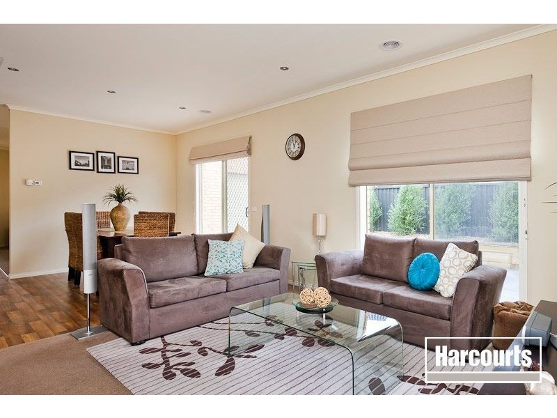 11 Joseph Banks Drive, Pakenham VIC 3810