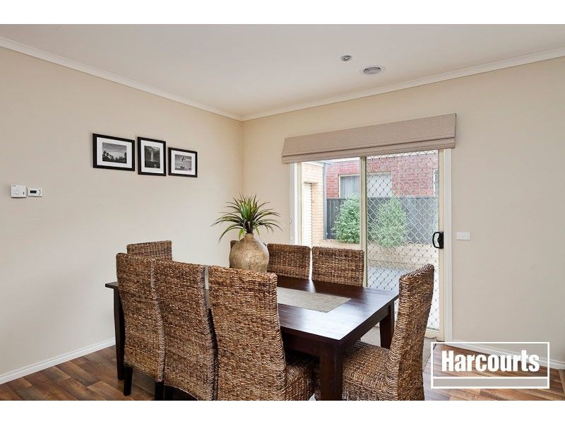 11 Joseph Banks Drive, Pakenham VIC 3810