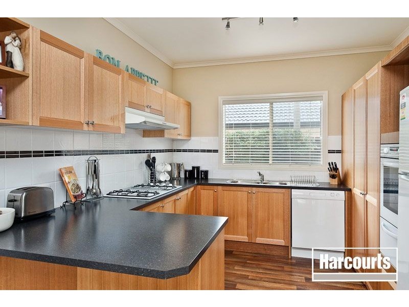 11 Joseph Banks Drive, Pakenham VIC 3810