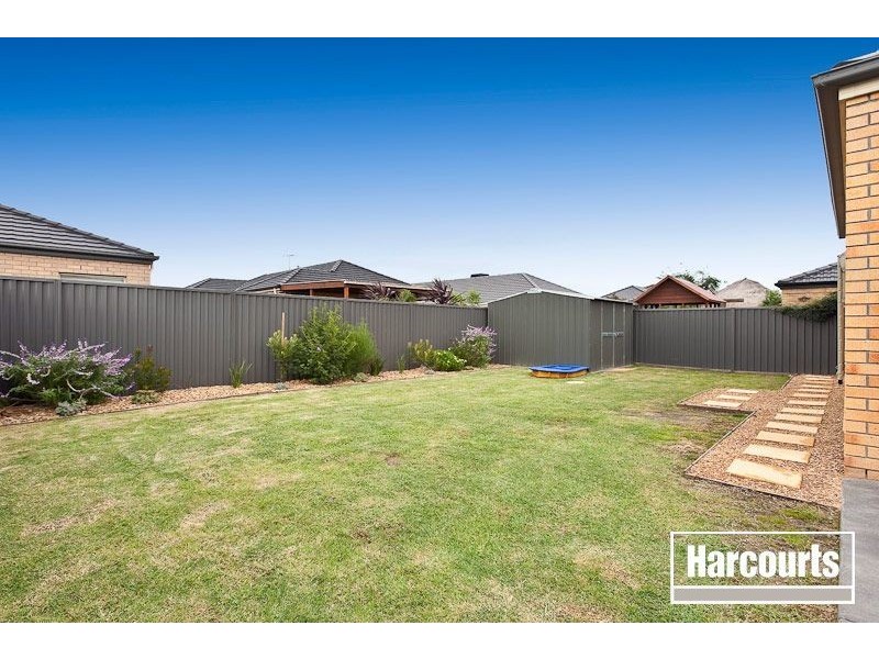 11 Joseph Banks Drive, Pakenham VIC 3810