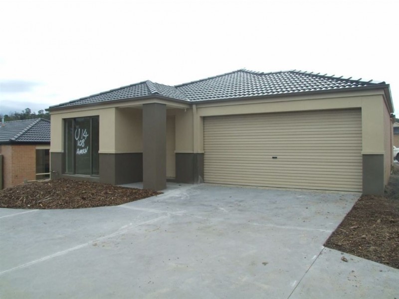 14/108 Ahern Road, Pakenham VIC 3810