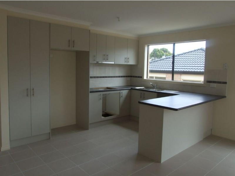 14/108 Ahern Road, Pakenham VIC 3810