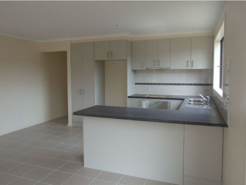 14/108 Ahern Road, Pakenham VIC 3810