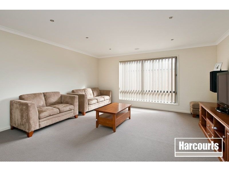 17 Marquis Court, Pakenham VIC 3810