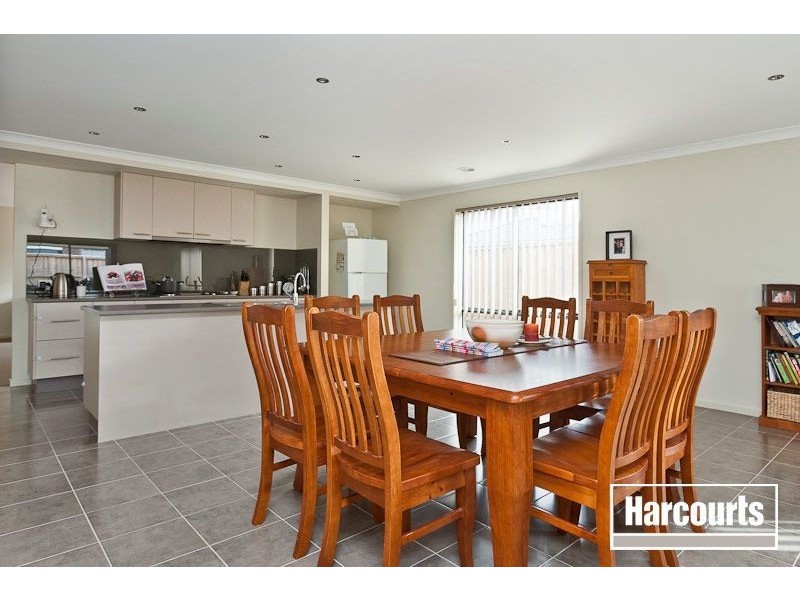17 Marquis Court, Pakenham VIC 3810