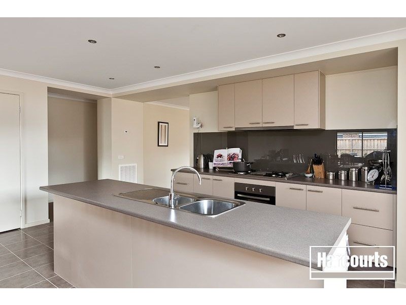 17 Marquis Court, Pakenham VIC 3810