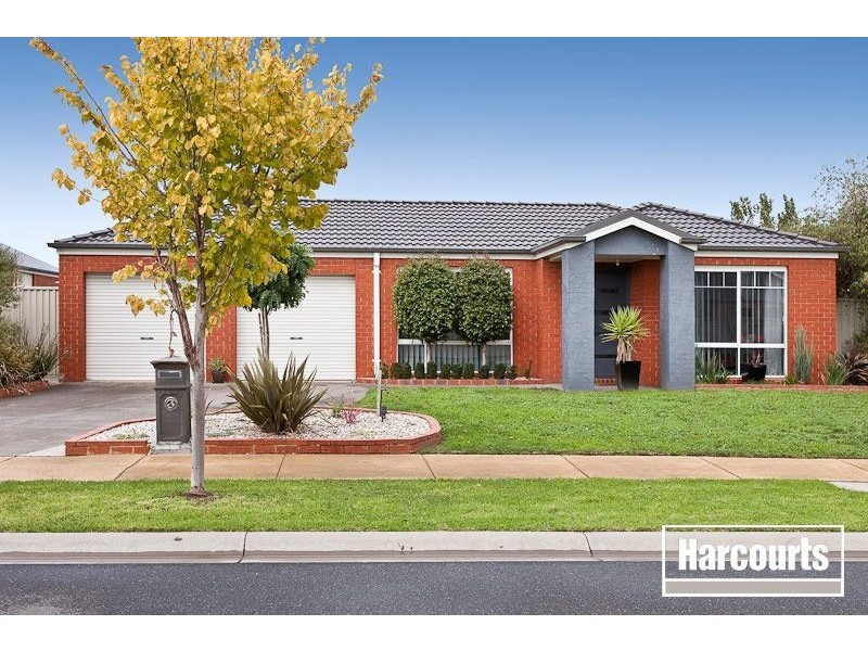8 Howqua Place, Pakenham VIC 3810