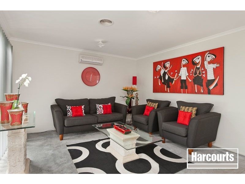 8 Howqua Place, Pakenham VIC 3810