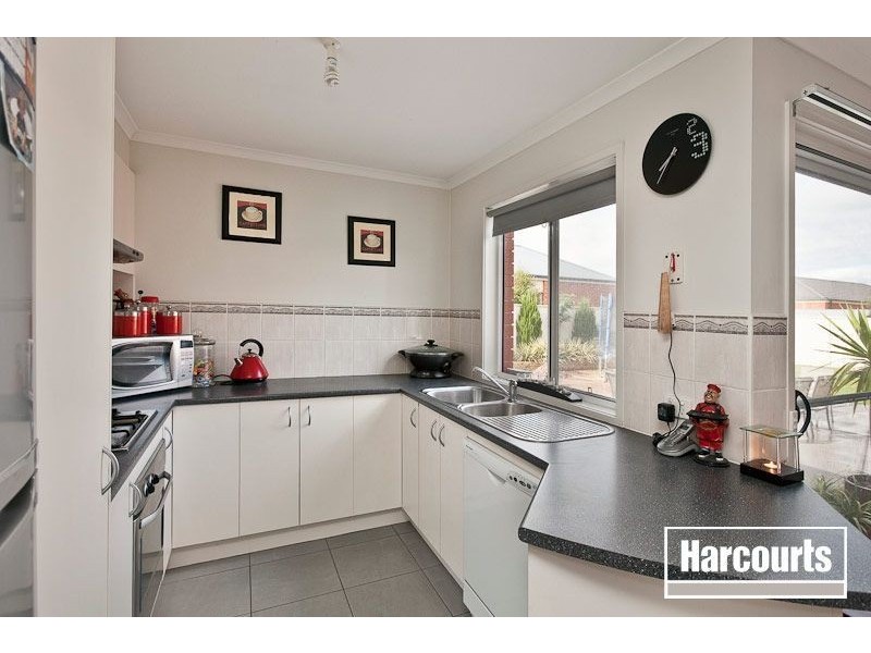 8 Howqua Place, Pakenham VIC 3810