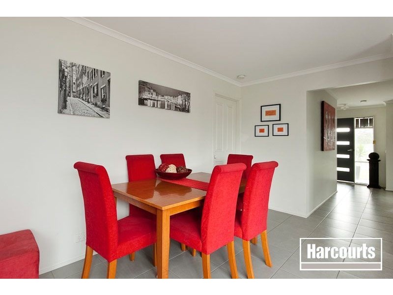 8 Howqua Place, Pakenham VIC 3810