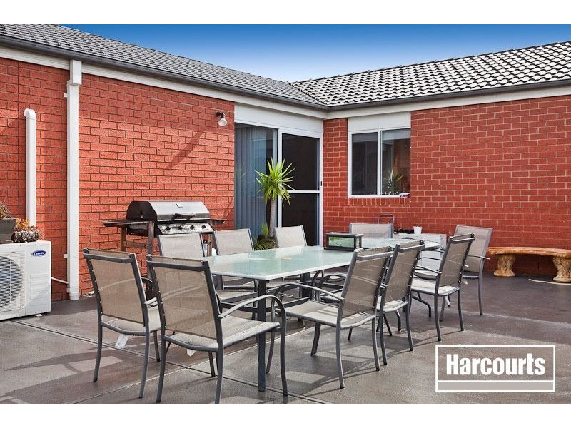 8 Howqua Place, Pakenham VIC 3810