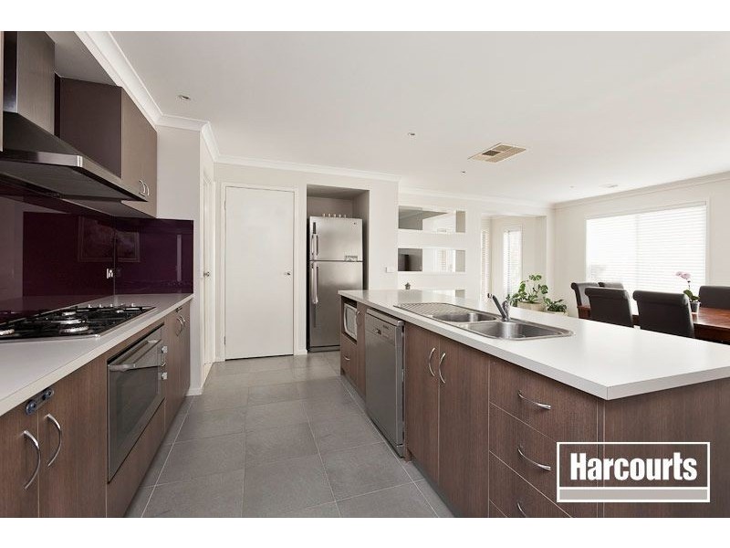 20 Lucerne Circuit, Pakenham VIC 3810