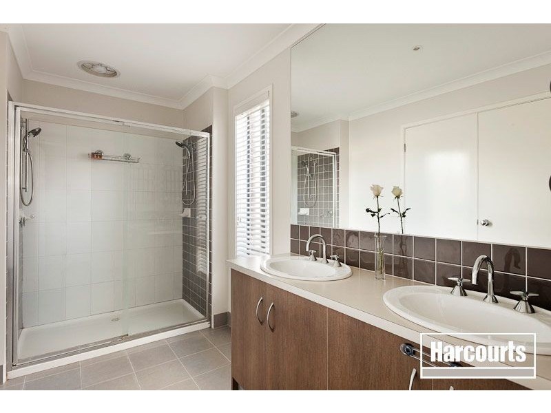 20 Lucerne Circuit, Pakenham VIC 3810