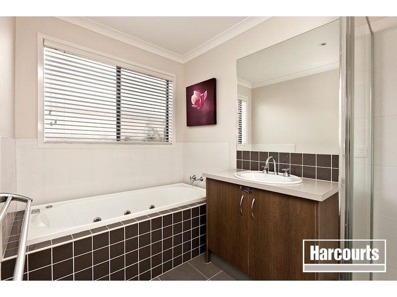 20 Lucerne Circuit, Pakenham VIC 3810