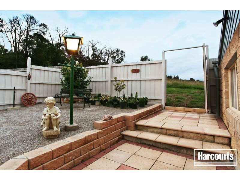 24 Breyleigh Drive, Pakenham VIC 3810